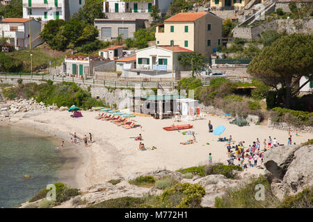 Seccheto village et plage, l'île d'Elbe, Toscane, Italie, Europe Banque D'Images