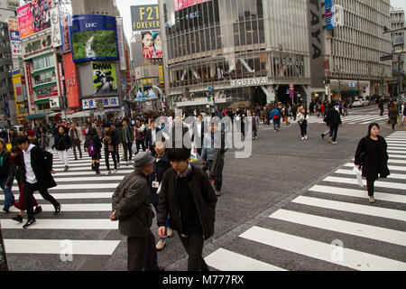 Croisement de Shibuya, l'intersection la plus occupée du monde, Tokyo, Japon, Asie Banque D'Images