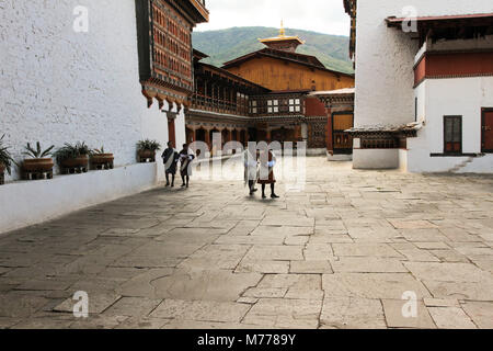 Rinpung Dzong monastère forteresse courtyard, Paro, Bhoutan, Asie Banque D'Images