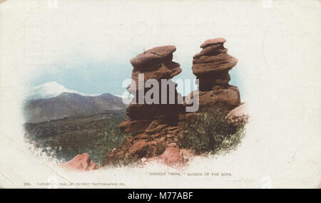 Une photographie de la formation rocheuse des 'siamois Twins' dans Garden of the Gods, montrant la structure géologique unique, identifiée par NBY 431969. Banque D'Images