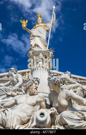 Pallas Athene statue devant le bâtiment du parlement autrichien, Vienne, Autriche, Europe Banque D'Images