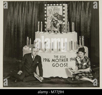 Promotions Livre - la vraie fête d'anniversaire de ma mère l'Oye, 1945 (NPAR 5169) Banque D'Images