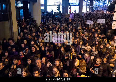 Madrid, Espagne. 8 mars, 2018. Les personnes qui font preuve au cours de la Journée internationale des femmes à Madrid, Espagne. Credit : Marcos del Mazo/Alamy Live News Banque D'Images