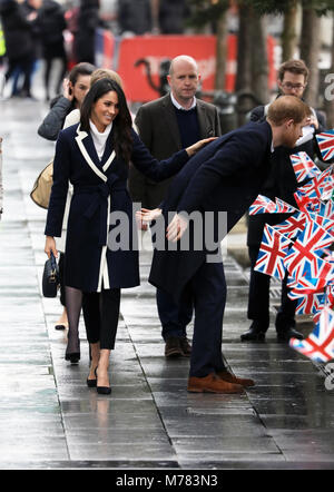 Birmingham, UK. 05Th Mar, 2018. Le prince Harry et Mme Meghan Markle arrivent à point du millénaire à Birmingham, le 8 mars 2018, à participer à un événement pour célébrer la Journée internationale de la femme : Crédit Albert Nieboer/Pays-Bas/Point de vue Out- PAS DE SERVICE DE FIL - Crédit : Albert Nieboer/RoyalPress/dpa/Alamy Live News Banque D'Images