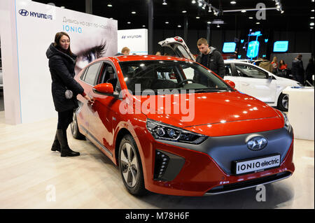 Nouvelle voiture électrique Hyundai IONIQ, exposition électrique PLUG-IN UKRAINE 2018. Le 2 mars 2018. Kiev Expo Center. Kiev, Ukraine Banque D'Images