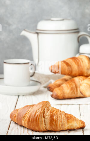 Des croissants frais pour le petit-déjeuner. Selective focus Banque D'Images