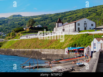 Vue vers le couvent de Sao Francisco, Lajes do Pico, l'île de Pico, Açores, Portugal, Europe, Atlantique Banque D'Images