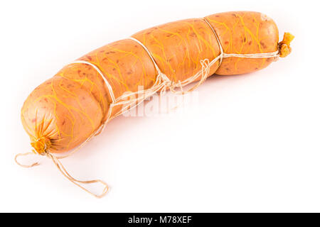 Miche de saucisson bandées avec string isolées sur fond blanc Banque D'Images