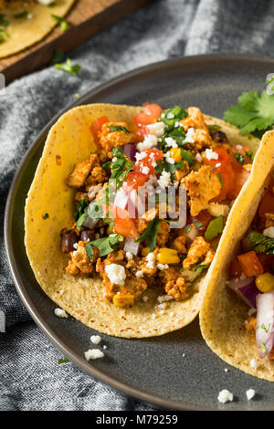 Maison Sofritas sain Le Tofu à la Tomate Tacos et de coriandre Oignon Banque D'Images