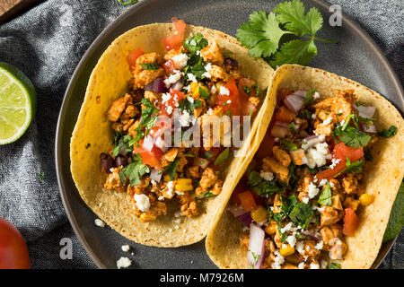 Maison Sofritas sain Le Tofu à la Tomate Tacos et de coriandre Oignon Banque D'Images