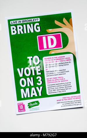 Une notice prévient que ID est nécessaire pour voter lors des élections locales le 3 mai 2018. Bromley est partie d'un projet pilote visant à réduire la fraude électorale. Banque D'Images