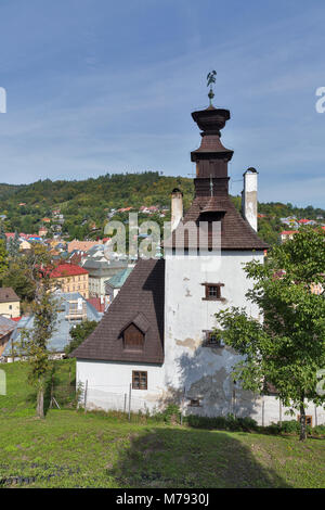 Banska Stiavnica townscape avec tour de cognement de thé ou au premier plan, la Slovaquie. Banque D'Images