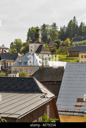 Banska Stiavnica townscape avec knocking tower ou maison de thé, la Slovaquie. Banque D'Images