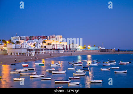 La plage de La Caleta, Cadix, Espagne Banque D'Images