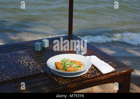 Un plat bien présenté à ce côté mer restaurant à Hua Hin, Thaïlande Banque D'Images