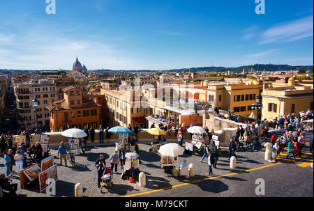 Rome, Italie - 12 octobre 2016 : Vue de Rome depuis le haut de la place d'Espagne à Rome, Italie Banque D'Images