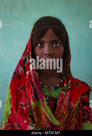 Fille de la tribu afar voilées à l'école, région Afar, Semera, Ethiopie Banque D'Images