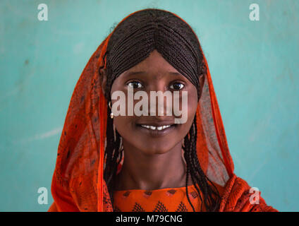 Fille de la tribu afar voilées à l'école, région Afar, Semera, Ethiopie Banque D'Images