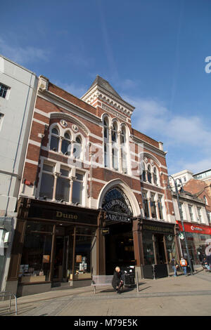 Thornton's Arcade à Leeds, Royaume-Uni. Le centre commercial fait partie de la ville de Victoria du trimestre. Banque D'Images