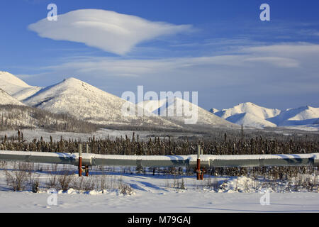 Amérique du Nord, les États-Unis, l'Alaska, au nord de l'Alaska, James Dalton Highway, Brooks, paysage d'hiver, Alaska Pipeline, Banque D'Images