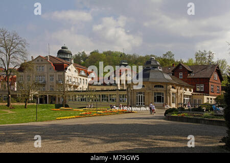 Allemagne, Hesse, Bad Salzschlirf près de Fulda, health resort spa maison, parc, printemps, Banque D'Images