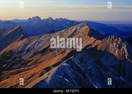 Autriche, Tyrol, Reutte, district alpes Ammergau, Upsspitze Pitzenegg Plattberg,,, Alpes, Tannheimer bachground Banque D'Images