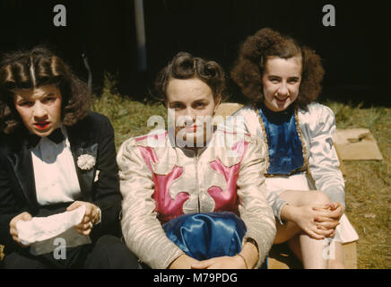 Les coulisses de la "Fifille" Spectacle au State Fair, Rutland, Vermont, USA, Jack Delano pour Farm Security Administration - Bureau de la guerre, de l'Information Septembre 1941 Banque D'Images