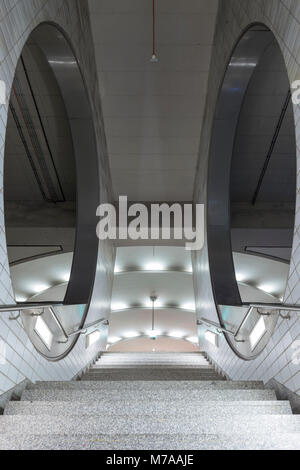 Escalier, métro station de métro Bockenheimer Warte, Bockenheim, Frankfurt am Main, Hesse, Allemagne Banque D'Images