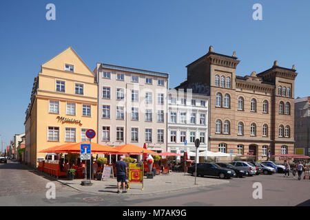 Façades de maisons historiques en Mönchstrasse, Vieille Ville, Stralsund, Mecklembourg-Poméranie-Occidentale, Allemagne, Europe Banque D'Images