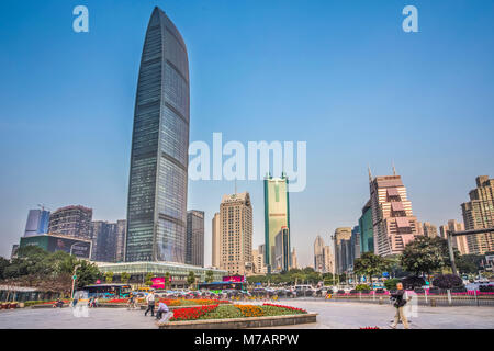 La Chine, la ville de Shenzhen, Hennan Avenue, KK 100 Diwang Tower et la Tour Banque D'Images