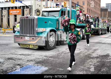 Ottawa, Canada. Mar 10, 2018. Saint Patrick's Day Parade a eu lieu au centre-ville d'Ottawa le long de la rue Bank Crédit : Ning Anbient/Alamy Live News Banque D'Images