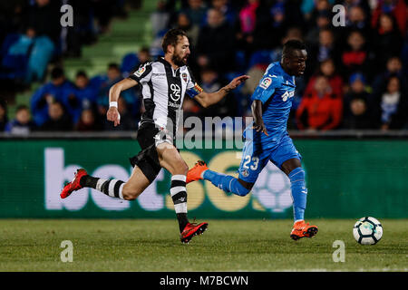 Amath Ndiaye (Getafe) entraîne l'avant sur la balle Jose Luis Morales (Levante UD), La Liga match entre Getafe CF vs Levante UD au Coliseum Alfonso Perez stadium à Madrid, Espagne, le 10 mars 2018. Más Información Gtres Crédit : Comuniación sur ligne, S.L./Alamy Live News Banque D'Images