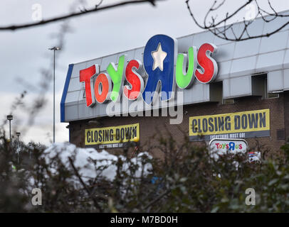 Brent Cross, London, UK. 10 mars 2018. La direction de Brent Cross de Toys R Us holding fermer Crédit : Matthieu Chattle ventes/Alamy Live News Banque D'Images