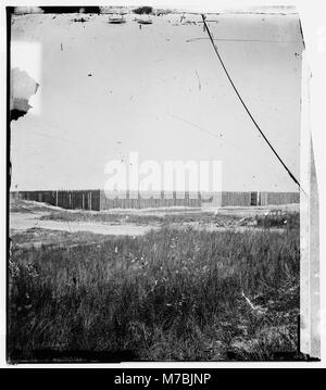 Charleston, Caroline du Sud (aux environs). Stockade sur Morris Island où les prisonniers confédérés étaient confinés sous le feu en représailles pour placer les détenus de ressort fédéral sous le feu au Charleston LOC cwpb.03167 Banque D'Images