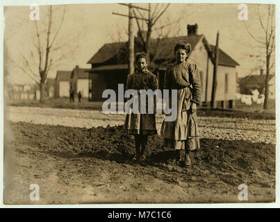 Atherton Mill, Charlotte, N.C. Comité national de travail des enfants. No 469. Fille de plus petite taille en été moulin pour 5 ans. Travaille actuellement à l'usine. Jan. 1,1909. LOC.01562 clb Banque D'Images