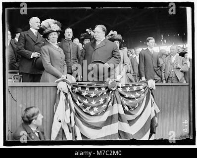 Le baseball, le professionnel. Le PRÉSIDENT ET MME. TAFT ; GENERAL CLARENCE EDWARDS RCAC2016863568 Banque D'Images