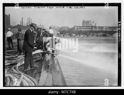 Cours d'essai de moteurs d'incendie moteur RCAC2014694105 Banque D'Images