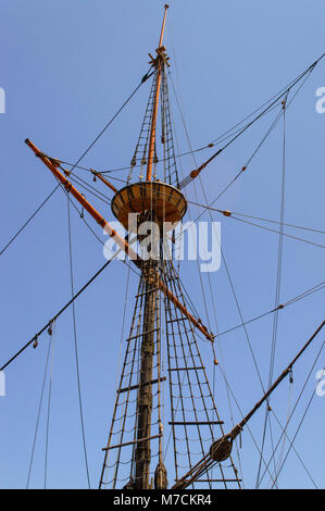 Tall Ship Crow's Nest et montage Banque D'Images