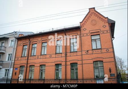 Saint Petersburg, Russie - Mai 11, 2016. Les vieux bâtiments au village de Pouchkine dans le centre-ville de Saint-Pétersbourg, en Russie. Saint-pétersbourg a été l'imperial habitant Banque D'Images