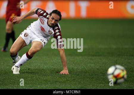 Rome, Italie. 09Th Mar, 2018. 9 mars 2018, Stadio Olimpico, Rome, Italie, Serie A Football, Roma contre Torino ; Emiliano Moretti de Torino regarde la ball Crédit : Giampiero Sposito/Pacific Press Crédit : Giampiero Sposito/Pacific Press/Alamy Live News Banque D'Images