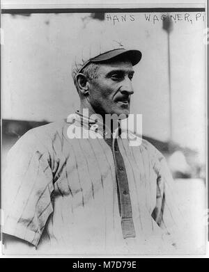 Photographie de Honus Wagner, l'un des plus grands joueurs de baseball, capturée alors qu'elle jouait pour l'équipe de la Ligue nationale de Pittsburgh. L'image est archivée sous le numéro LCCN2001704364. Banque D'Images