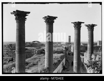 Djebel el-Druzes et Hauran. Bassora Eski Sham. Quatre colonnes. Vue donnant sur la rue LOC.03734 matpc Banque D'Images