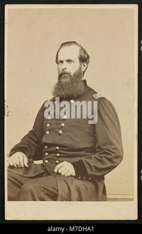 Cette photographie représente le major-général John White Geary du 28th Pennsylvania Infantry Regiment en uniforme militaire. Il a été pris par Henszey & Co, un studio de photographie renommé à Philadelphie. Banque D'Images