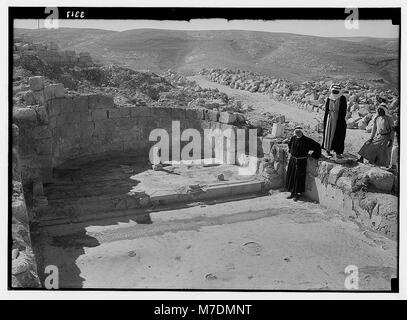Le Mont Nebo. "Jebel Nebba'. Nebo, chapelle de Sainte Marie. Montrant les ruines de l'abside et marbre LOC.02731 matpc Banque D'Images