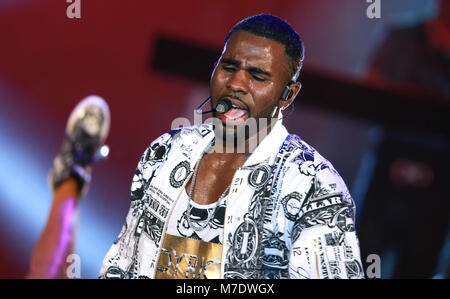 MONTE-CARLO, MONACO - le 27 mai : Jason Derulo effectue au cours de la cérémonie de la World Music Awards 2014 au Sporting Monte-Carlo le 27 mai 2014 à Monte-Carlo, Monaco. People : Jason Derulo Banque D'Images