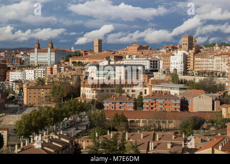 Teruel, Aragon, Espagne. Vue aérienne de la ville médiévale de Teruel en décembre. Banque D'Images