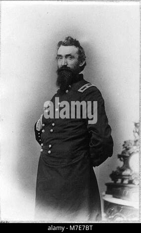 Ce portrait formel montre N. Kimball, debout et tourné vers la gauche avec une pose classique du XIXe siècle. Sa main droite est à l'intérieur de son manteau, et sa main gauche est derrière lui. Banque D'Images