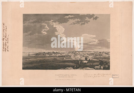 Une photographie panoramique prise depuis Brooklyn Hill à Cleveland, Ohio, offrant une vue vers l'est à travers la ville. Banque D'Images