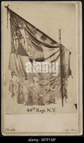 Drapeau de l'Union en lambeaux du 44e Régiment d'infanterie de New York) - Brady, New York RCAC2017660635 Banque D'Images