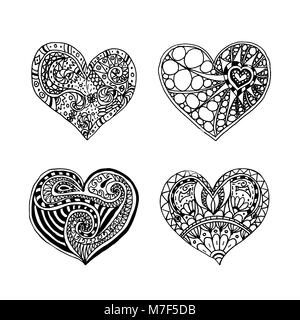 Doodle vecteur ensemble de quatre cœurs dessinés à la main. Coeur noir et blanc. Livre à colorier pour la Saint-Valentin. Carte pour Saint Valentines Day. Symbole de lo Illustration de Vecteur